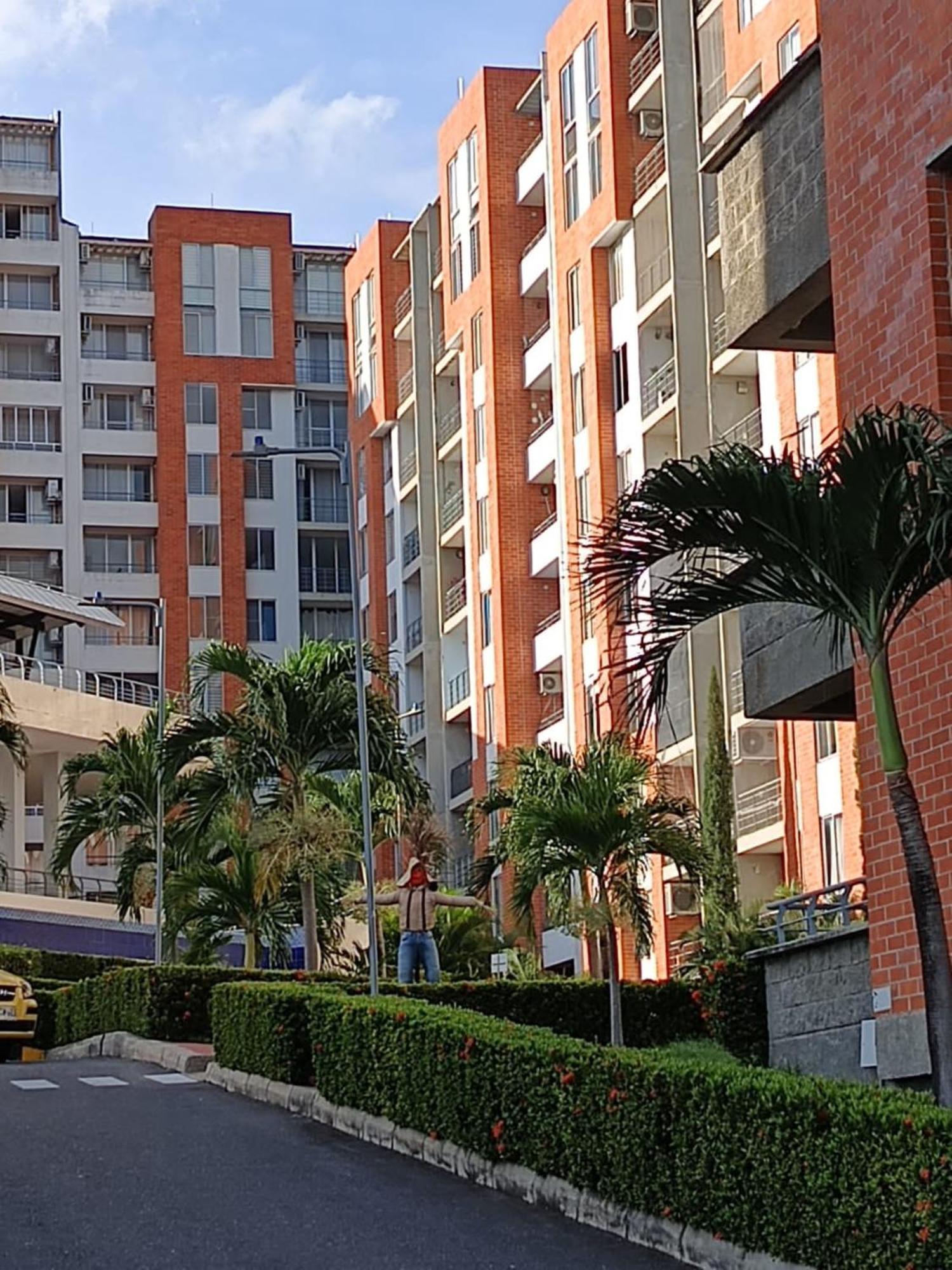 Vacacional Familiar En Girardot, Piscinas, Jacuzis, Parqueadero Privado *