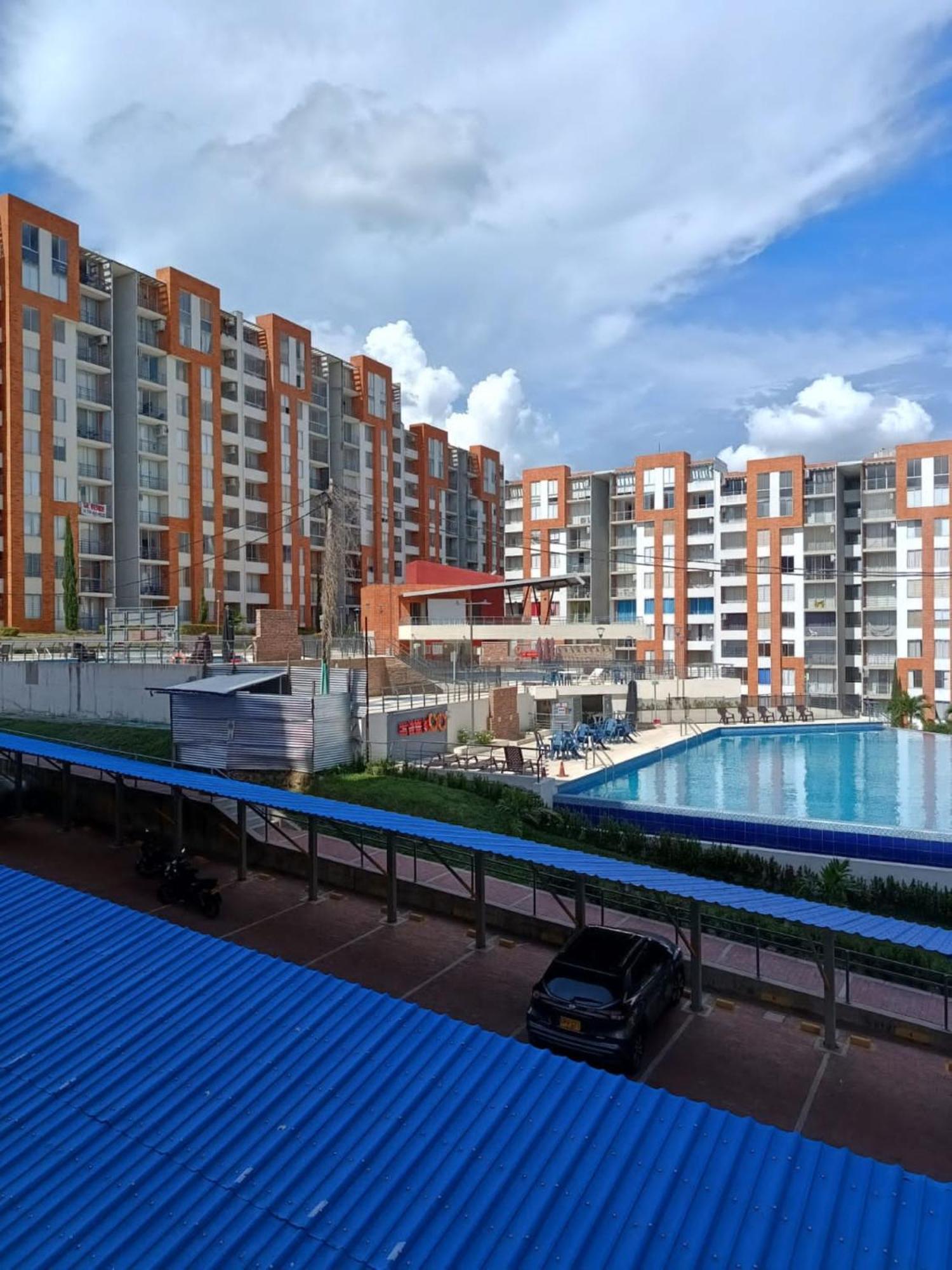 Vacacional Familiar En Girardot, Piscinas, Jacuzis, Parqueadero Privado