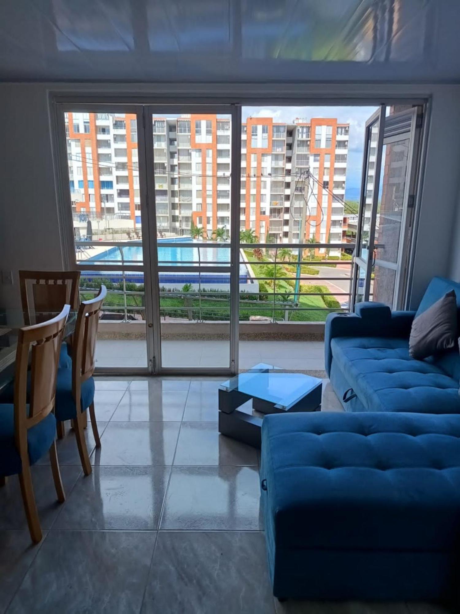 Vacacional Familiar En Girardot, Piscinas, Jacuzis, Parqueadero Privado * Girardot